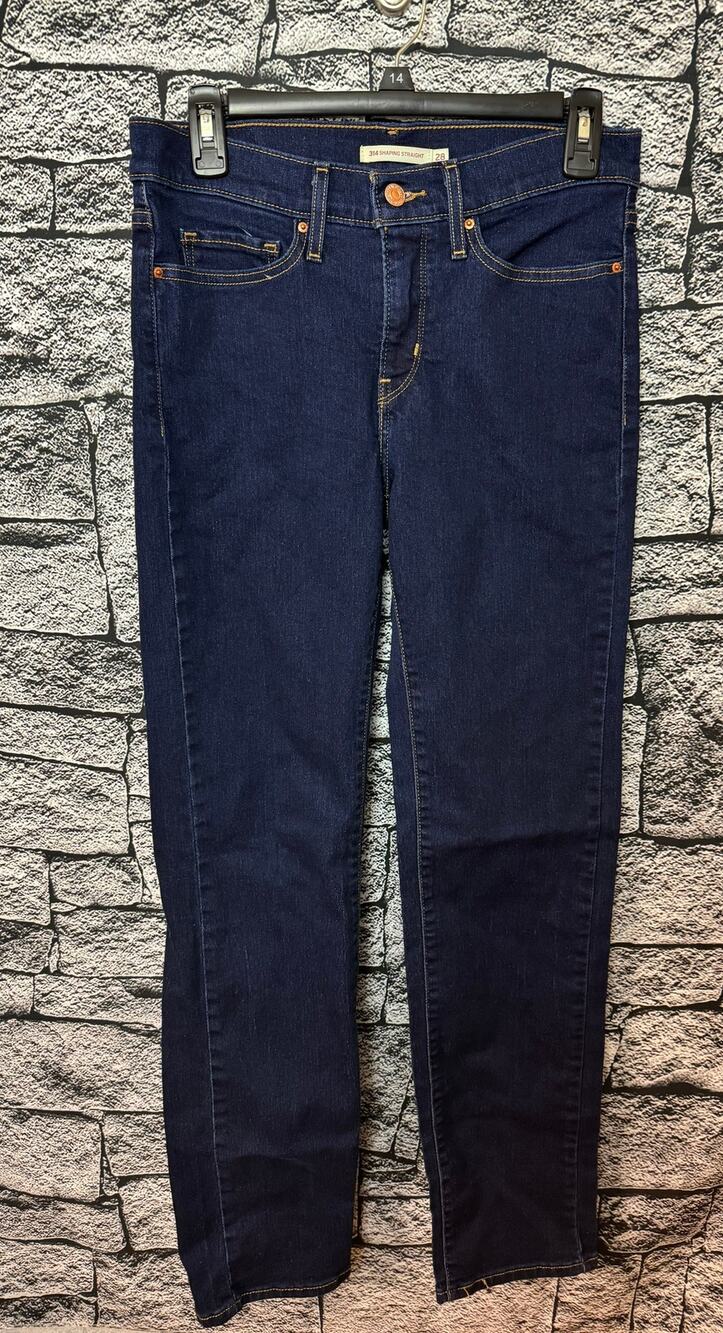 NWOT Ladies Levis 314 Shaping Straight Jeans - Size 28